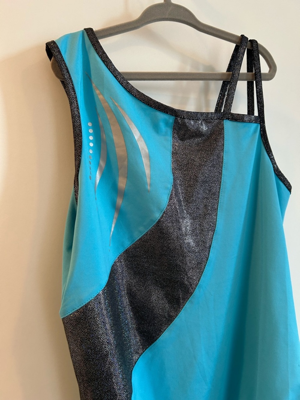 Danskin Now Turquoise and Black Girls' Dance/Gymnastics Leotard Size XL 14/16 - Picture 3 of 9